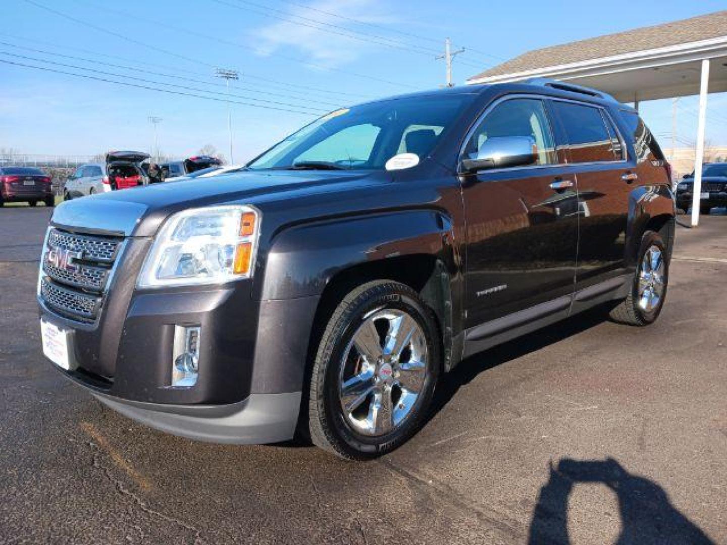 2014 Ashen Gray Metallic GMC Terrain SLT2 FWD (2GKALTEK6E6) with an 2.4L L4 DOHC 16V FFV engine, 6-Speed Automatic transmission, located at 1184 Kauffman Ave, Fairborn, OH, 45324, (937) 908-9800, 39.807365, -84.029114 - Photo#2