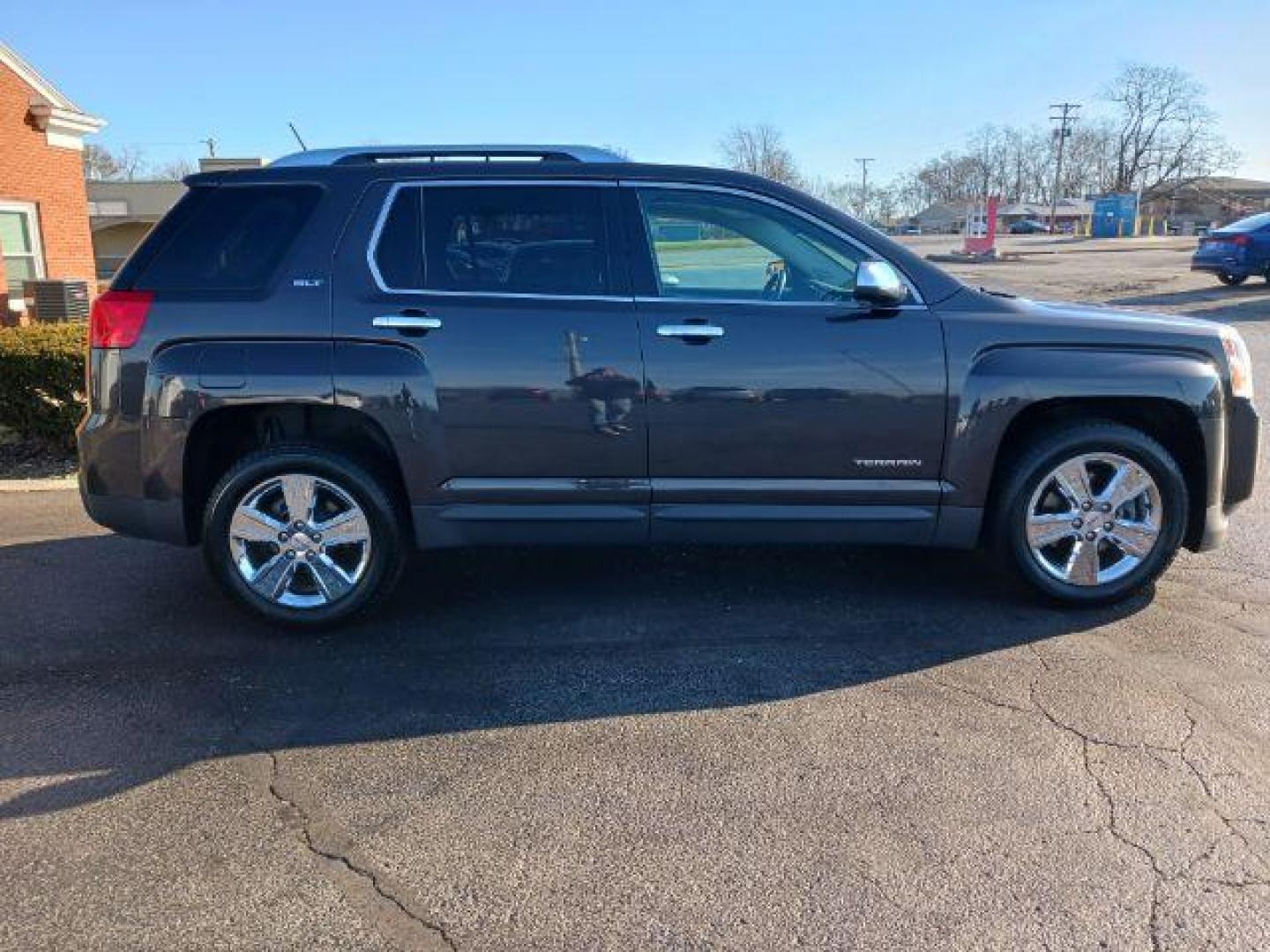 2014 Ashen Gray Metallic GMC Terrain SLT2 FWD (2GKALTEK6E6) with an 2.4L L4 DOHC 16V FFV engine, 6-Speed Automatic transmission, located at 1184 Kauffman Ave, Fairborn, OH, 45324, (937) 908-9800, 39.807365, -84.029114 - Photo#4