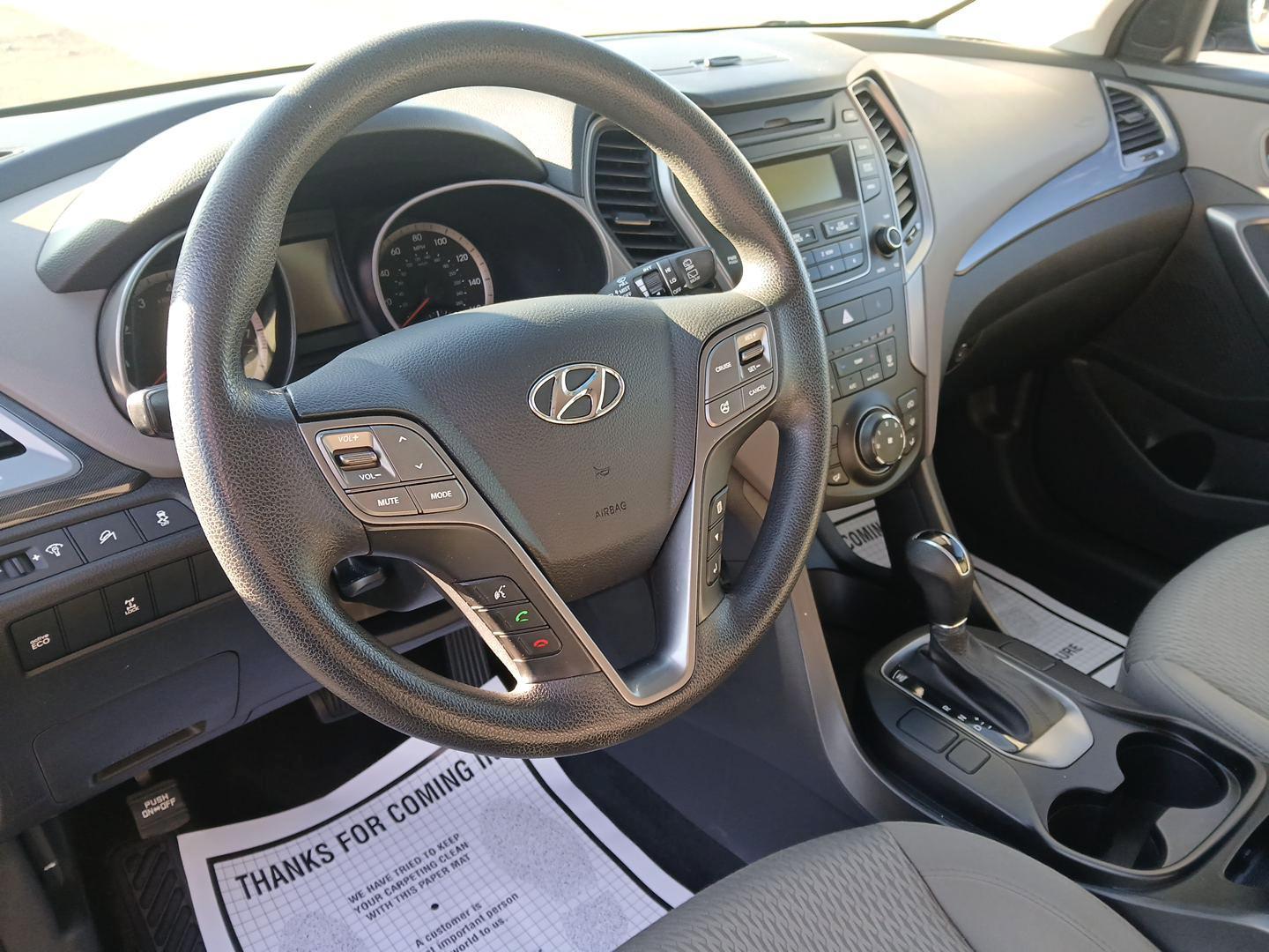 2014 Moonstone Silver Hyundai Santa Fe Sport 2.4 AWD (5XYZTDLB2EG) with an 2.4L L4 DOHC 16V engine, 6-Speed Automatic transmission, located at 1230 East Main St, Xenia, OH, 45385, (937) 908-9800, 39.688026, -83.910172 - 2014 Hyundai Santa Fe Sport 2.4 AWD - Photo#8