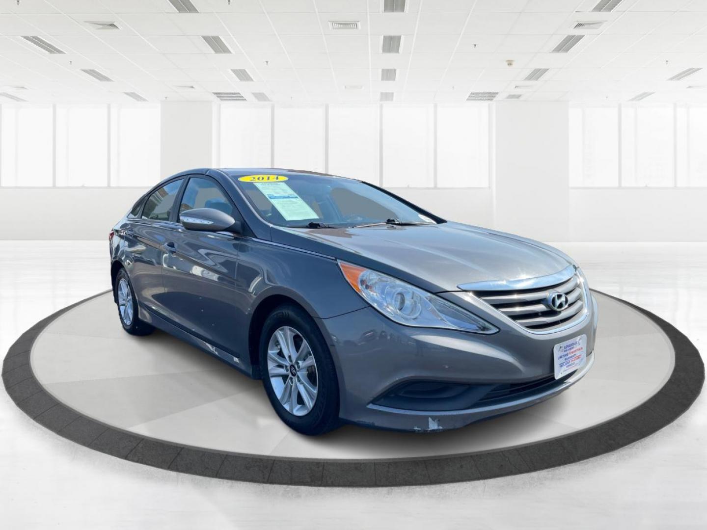 2014 Harbor Gray Metallic Hyundai Sonata GLS (5NPEB4AC8EH) with an 2.4L L4 DOHC 16V engine, 6-Speed Automatic transmission, located at 1184 Kauffman Ave, Fairborn, OH, 45324, (937) 908-9800, 39.807365, -84.029114 - Photo#0