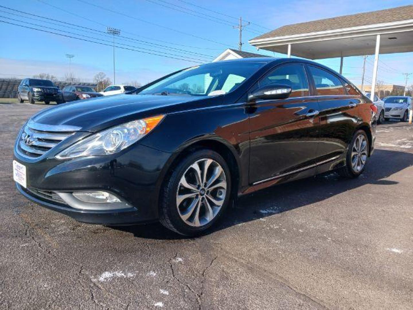 2014 Phantom Black Metallic Hyundai Sonata SE Auto (5NPEC4AC0EH) with an 2.4L L4 DOHC 16V engine, 6-Speed Automatic transmission, located at 4508 South Dixie Dr, Moraine, OH, 45439, (937) 908-9800, 39.690136, -84.216438 - Photo#2