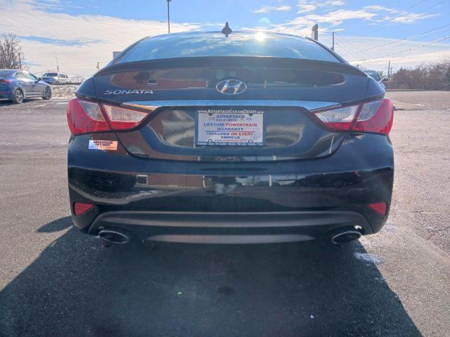 2014 Phantom Black Metallic Hyundai Sonata SE Auto (5NPEC4AC0EH) with an 2.4L L4 DOHC 16V engine, 6-Speed Automatic transmission, located at 4508 South Dixie Dr, Moraine, OH, 45439, (937) 908-9800, 39.690136, -84.216438 - Photo#5