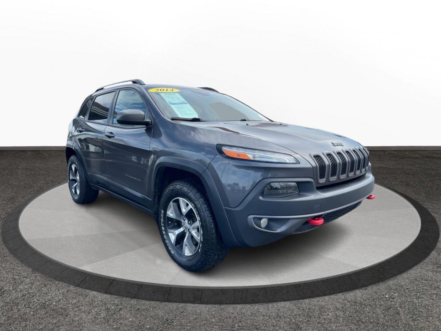 2014 Granite Crystal Met CC Jeep Cherokee (1C4PJMBSXEW) with an 3.2L V6 DOHC 24V engine, 9-Speed Automatic transmission, located at 1951 S Dayton Lakeview Rd., New Carlisle, OH, 45344, (937) 908-9800, 39.890999, -84.050255 - Photo#0