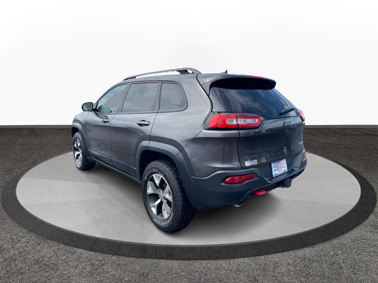 2014 Granite Crystal Met CC Jeep Cherokee (1C4PJMBSXEW) with an 3.2L V6 DOHC 24V engine, 9-Speed Automatic transmission, located at 1951 S Dayton Lakeview Rd., New Carlisle, OH, 45344, (937) 908-9800, 39.890999, -84.050255 - Photo#4