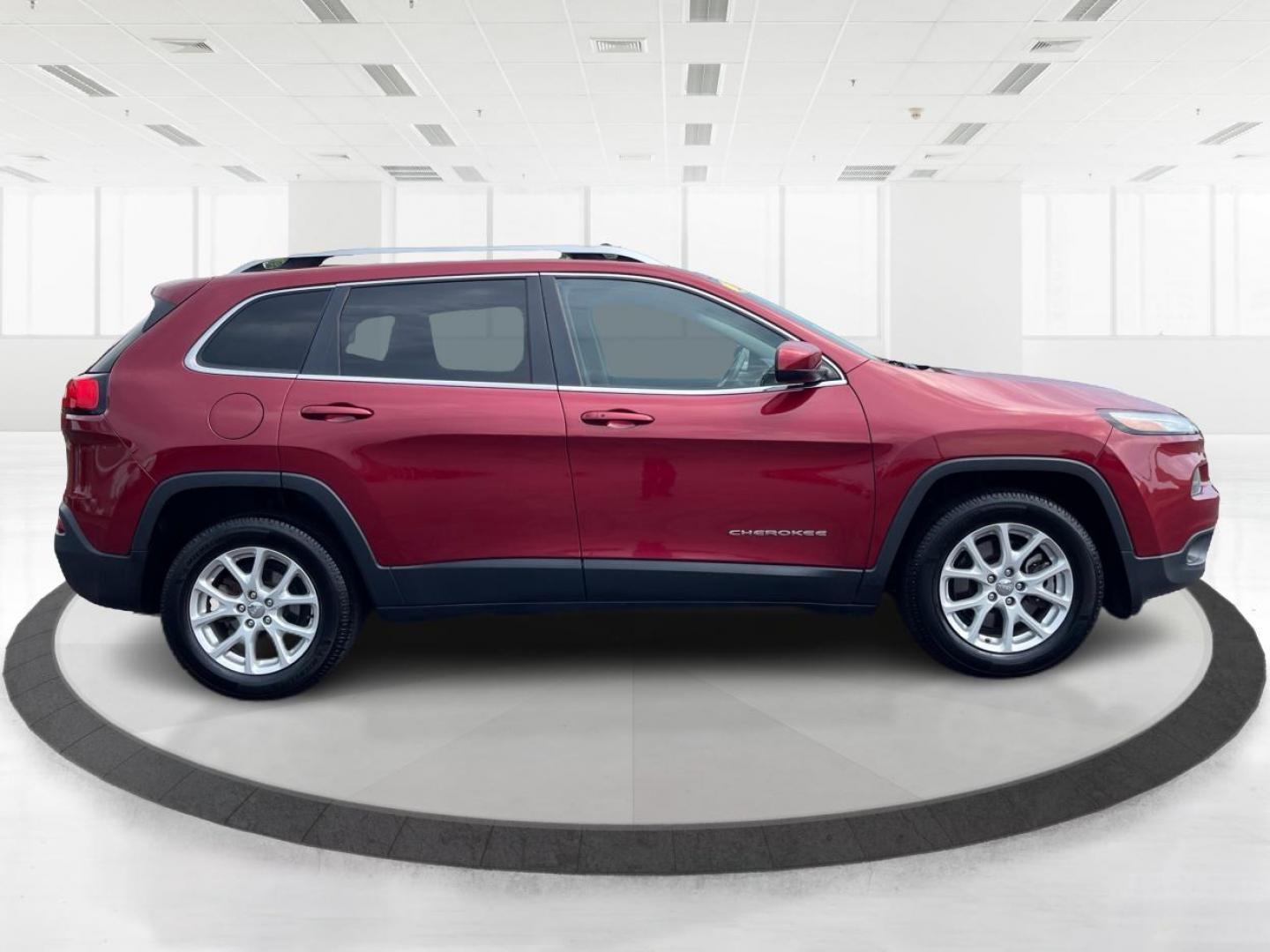 2014 Dp Cherry Red Crystal PC Jeep Cherokee Latitude FWD (1C4PJLCB4EW) with an 2.4L L4 DOHC 16V engine, 9-Speed Automatic transmission, located at 1230 East Main St, Xenia, OH, 45385, (937) 908-9800, 39.687321, -83.910294 - Photo#1