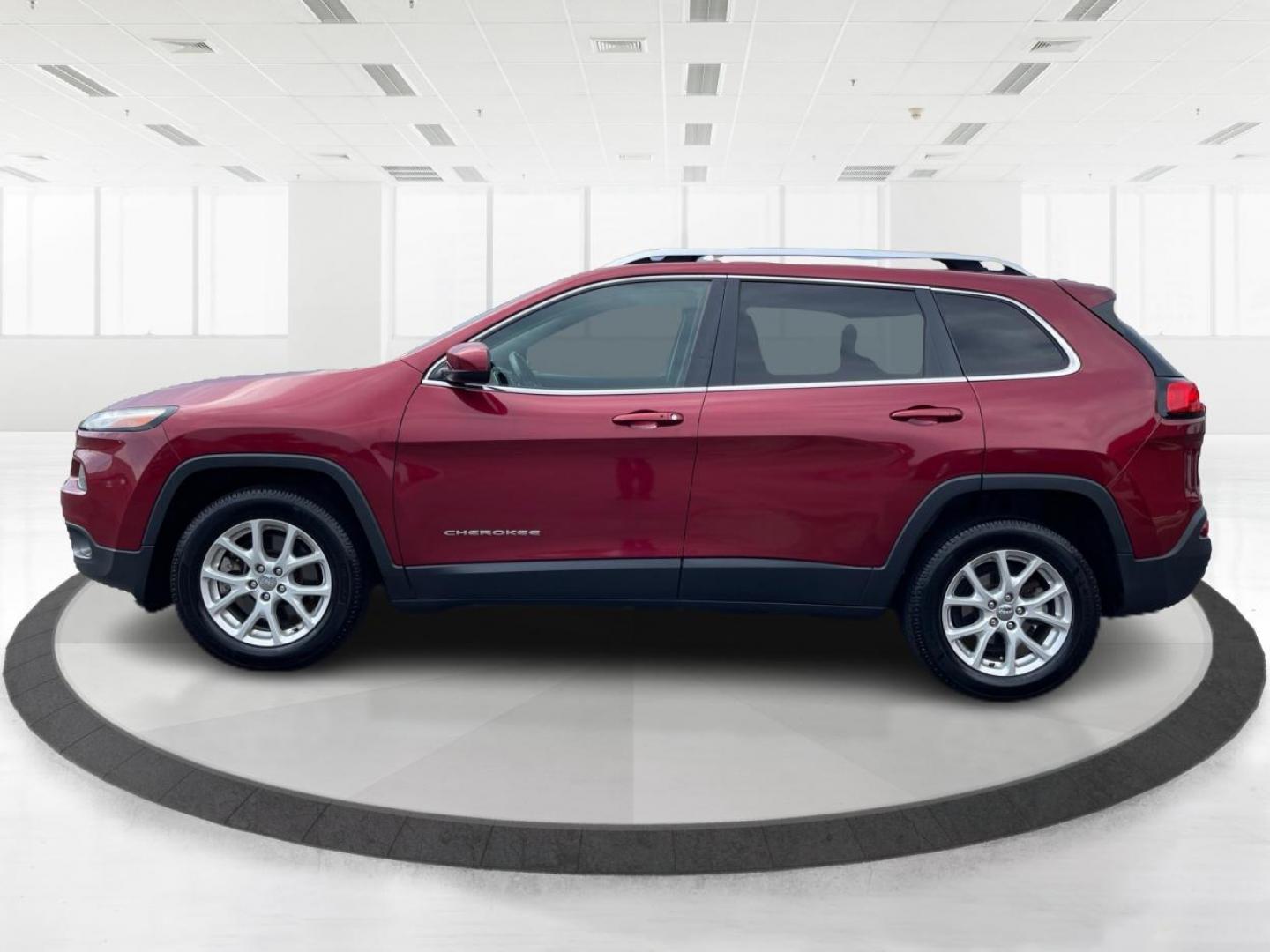 2014 Dp Cherry Red Crystal PC Jeep Cherokee Latitude FWD (1C4PJLCB4EW) with an 2.4L L4 DOHC 16V engine, 9-Speed Automatic transmission, located at 1230 East Main St, Xenia, OH, 45385, (937) 908-9800, 39.687321, -83.910294 - Photo#5