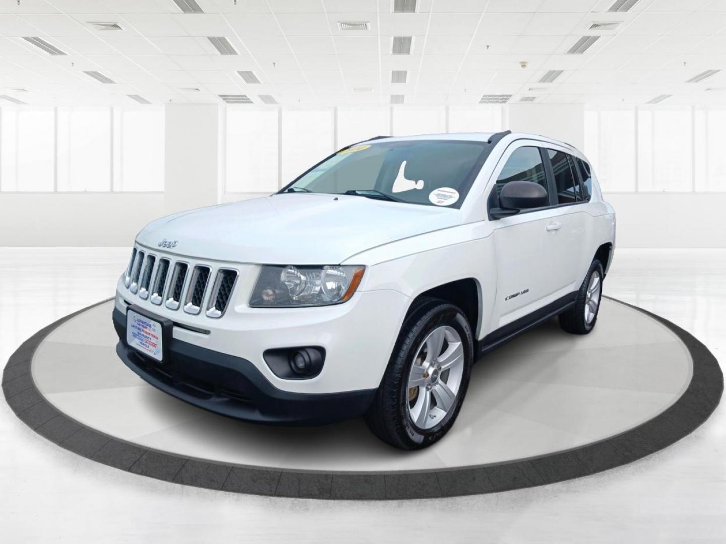 2014 Winter Chill Pearlcoat Jeep Compass (1C4NJDBB1ED) with an 2.4L L4 DOHC 16V engine, located at 4508 South Dixie Dr, Moraine, OH, 45439, (937) 908-9800, 39.690136, -84.216438 - Photo#4