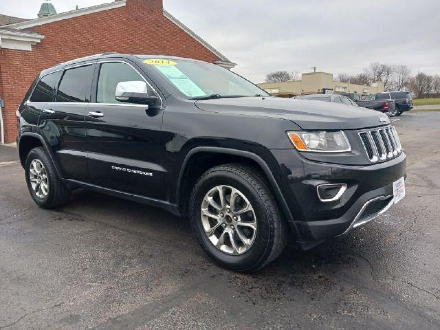 2014 Brilliant Black Crystal P Jeep Grand Cherokee Limited 4WD (1C4RJFBG4EC) with an 3.6L V6 DOHC 24V engine, 5-Speed Automatic transmission, located at 1951 S Dayton Lakeview Rd., New Carlisle, OH, 45344, (937) 908-9800, 39.890999, -84.050255 - Photo#0