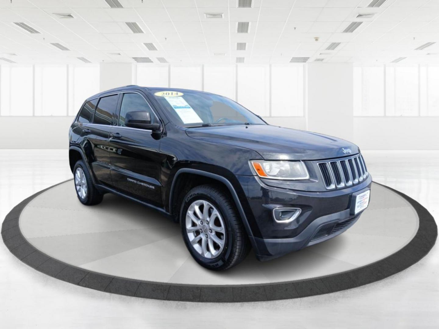 2014 Brilliant Black Crystal P Jeep Grand Cherokee Laredo 4WD (1C4RJFAG5EC) with an 3.6L V6 DOHC 24V engine, 5-Speed Automatic transmission, located at 1230 East Main St, Xenia, OH, 45385, (937) 908-9800, 39.687321, -83.910294 - Photo#0