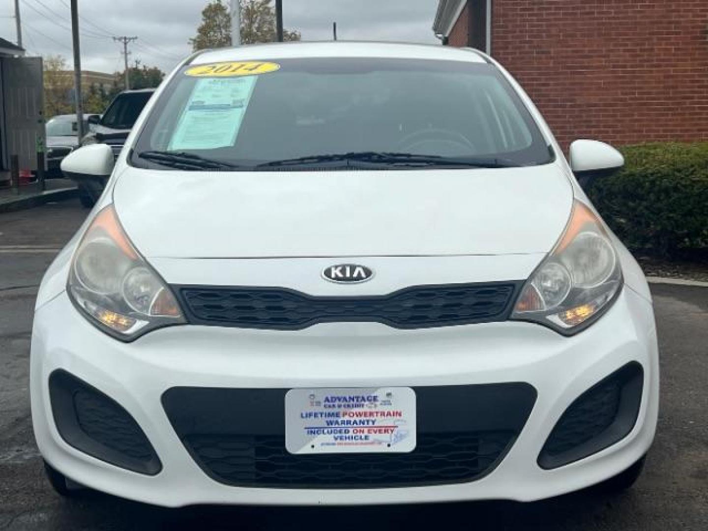 2014 Clear White Kia Rio5 LX (KNADM5A31E6) with an 1.6L L4 DOHC 16V engine, located at 4508 South Dixie Dr, Moraine, OH, 45439, (937) 908-9800, 39.690136, -84.216438 - Photo#1