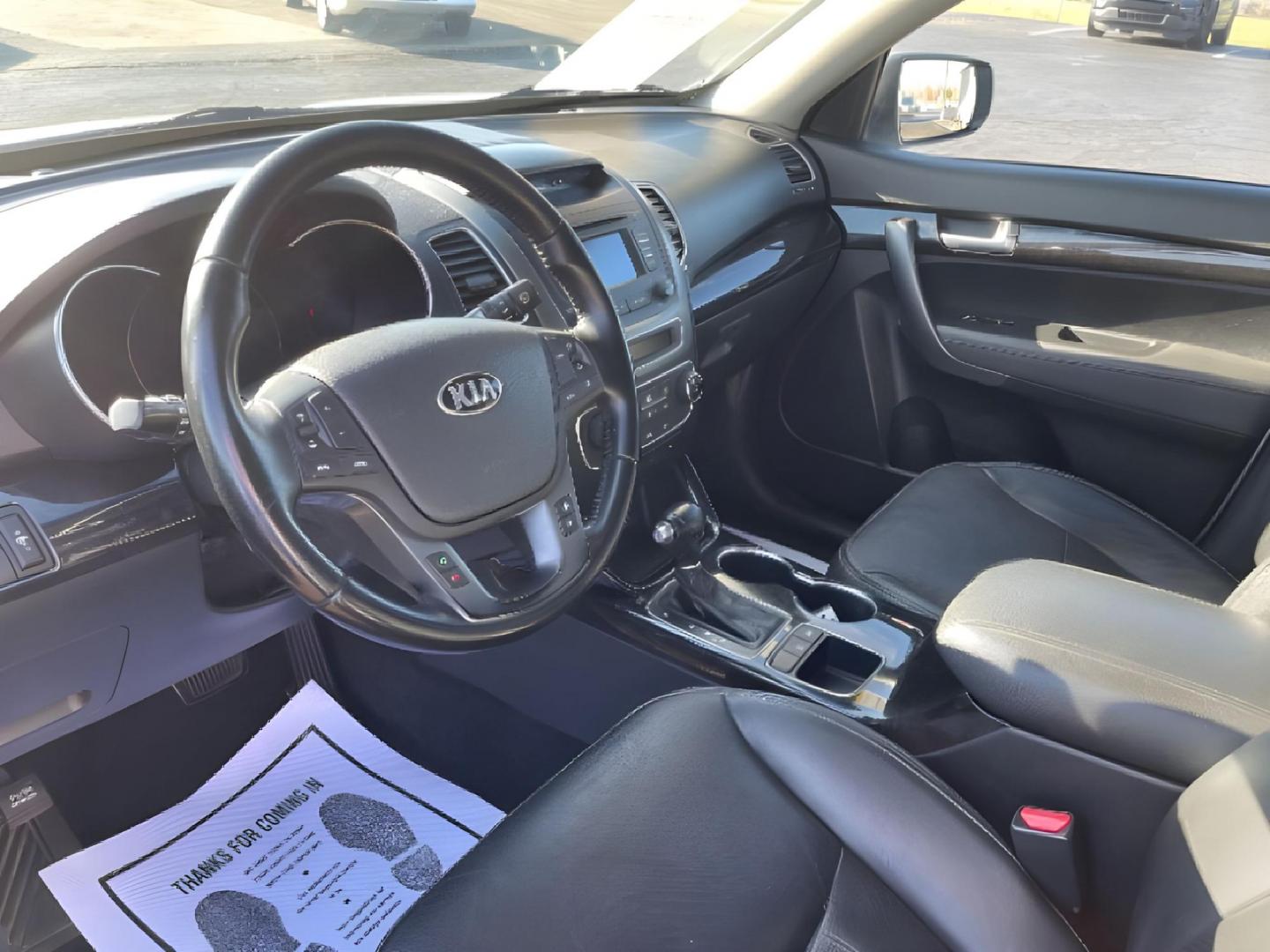 2014 Silver Kia Sorento (5XYKTCA69EG) with an 2.4L L4 DOHC 16V engine, 6-Speed Automatic transmission, located at 880 E. National Road, Vandalia, OH, 45377, (937) 908-9800, 39.892189, -84.181015 - Photo#6