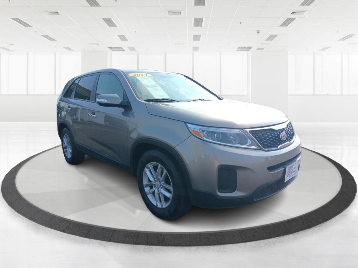 2014 Gray Kia Sorento (5XYKT3A64EG) with an 2.4L L4 DOHC 16V engine, 6-Speed Automatic transmission, located at 1184 Kauffman Ave, Fairborn, OH, 45324, (937) 908-9800, 39.807365, -84.029114 - Photo#0