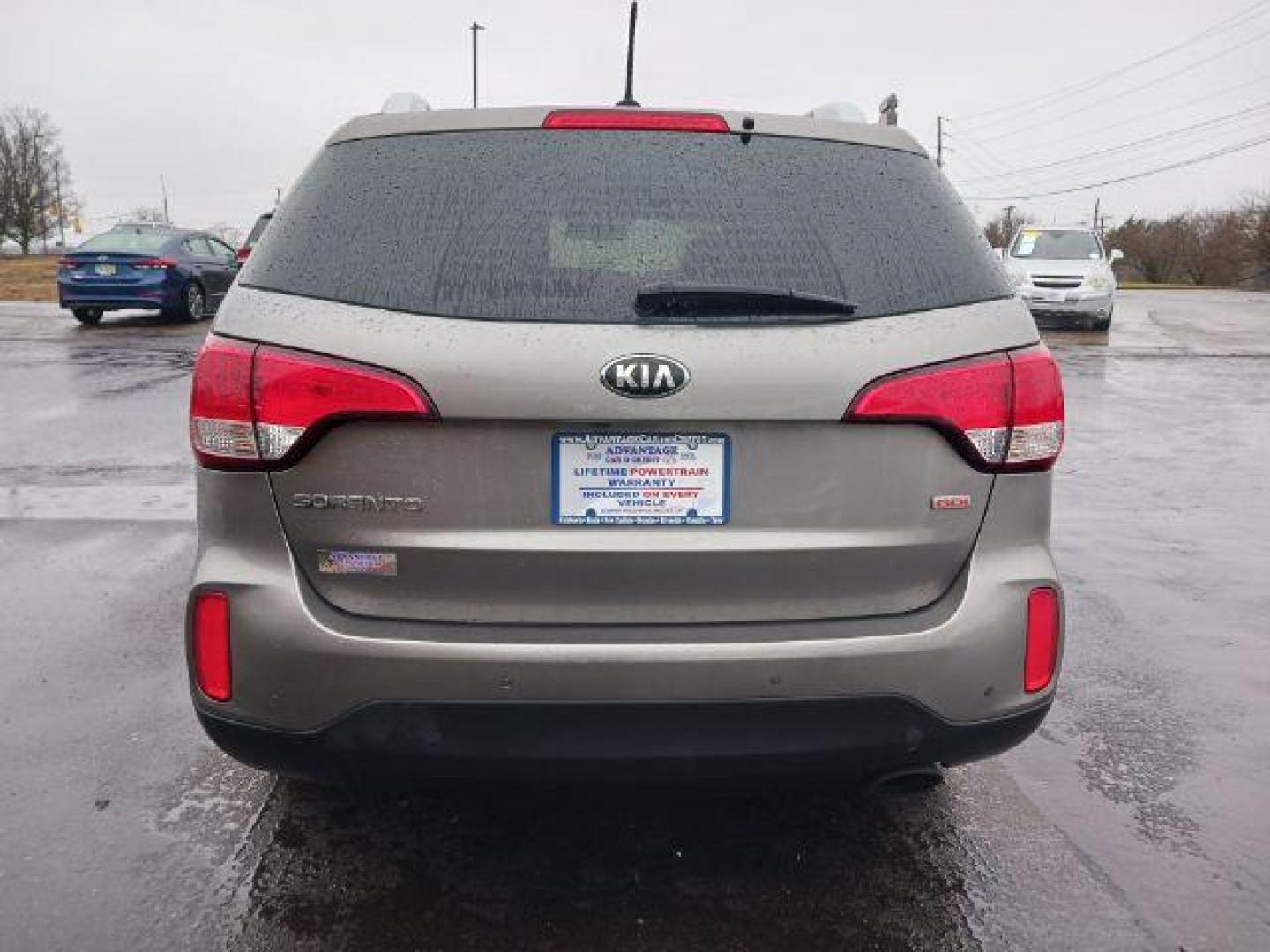 2014 Brown Kia Sorento LX 2WD (5XYKT4A61EG) with an 2.4L L4 DOHC 16V engine, 6-Speed Automatic transmission, located at 880 E. National Road, Vandalia, OH, 45377, (937) 908-9800, 39.892189, -84.181015 - Photo#5