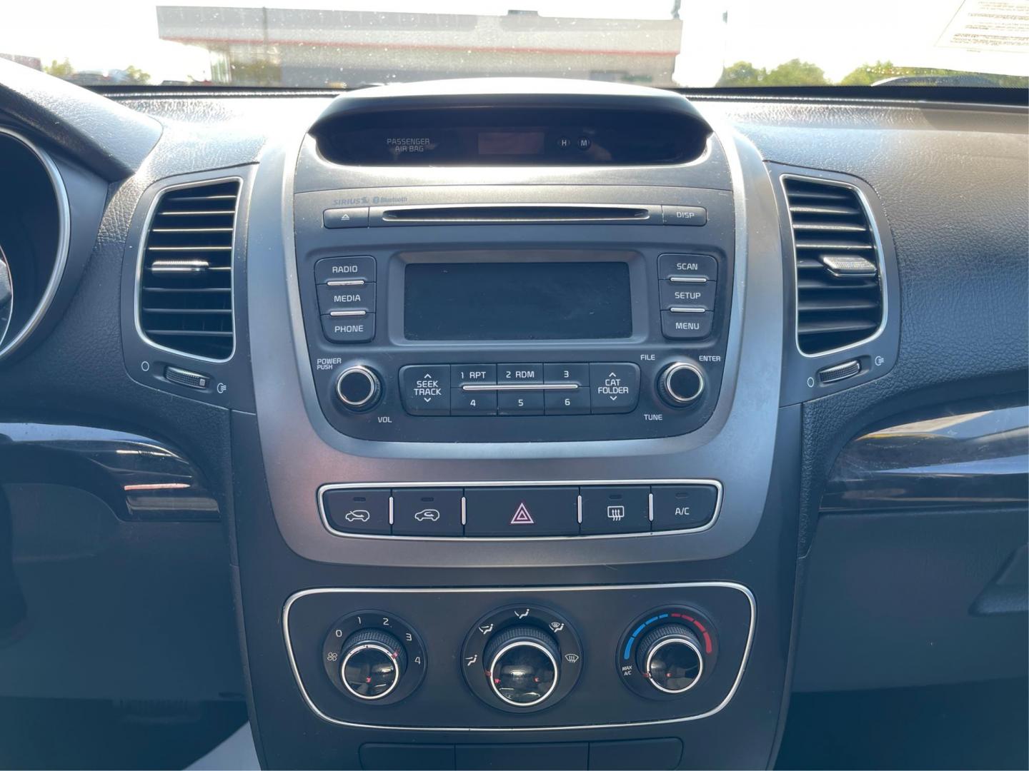 2014 Maroon Kia Sorento LX 2WD (5XYKT3A65EG) with an 2.4L L4 DOHC 16V engine, 6-Speed Automatic transmission, located at 880 E. National Road, Vandalia, OH, 45377, (937) 908-9800, 39.892189, -84.181015 - Photo#12