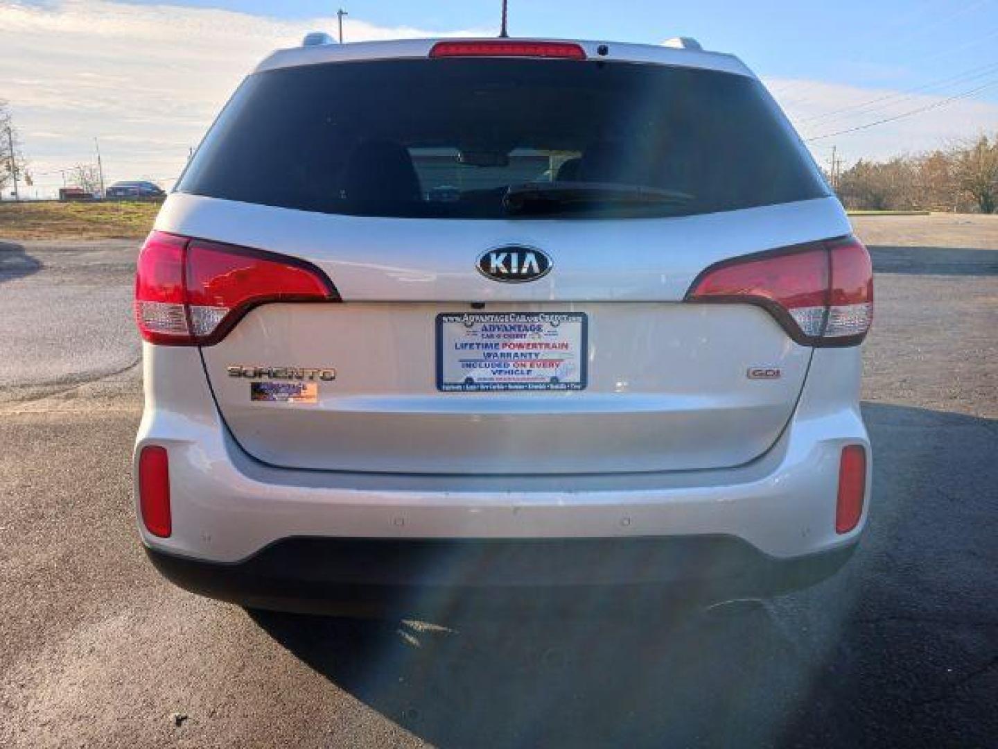 2014 Silver Kia Sorento LX 2WD (5XYKT3A67EG) with an 2.4L L4 DOHC 16V engine, 6-Speed Automatic transmission, located at 1099 N County Rd 25A, OH, 45373, (937) 908-9800, 40.057079, -84.212883 - Photo#5