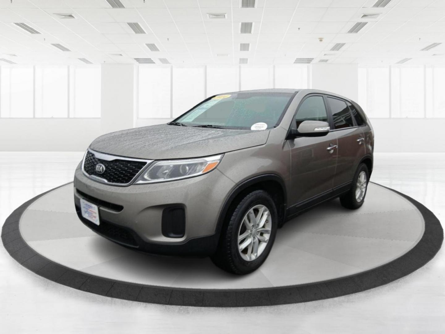 2014 Kia Sorento LX 2WD (5XYKT3A64EG) with an 2.4L L4 DOHC 16V engine, 6-Speed Automatic transmission, located at 1951 S Dayton Lakeview Rd., New Carlisle, OH, 45344, (937) 908-9800, 39.890999, -84.050255 - 2014 Kia Sorento LX 2WD - Photo#7