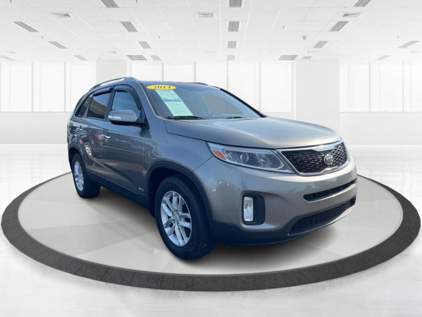 2014 Gray Kia Sorento (5XYKTCA66EG) with an 2.4L L4 DOHC 16V engine, 6-Speed Automatic transmission, located at 1184 Kauffman Ave, Fairborn, OH, 45324, (937) 908-9800, 39.807365, -84.029114 - Photo#0