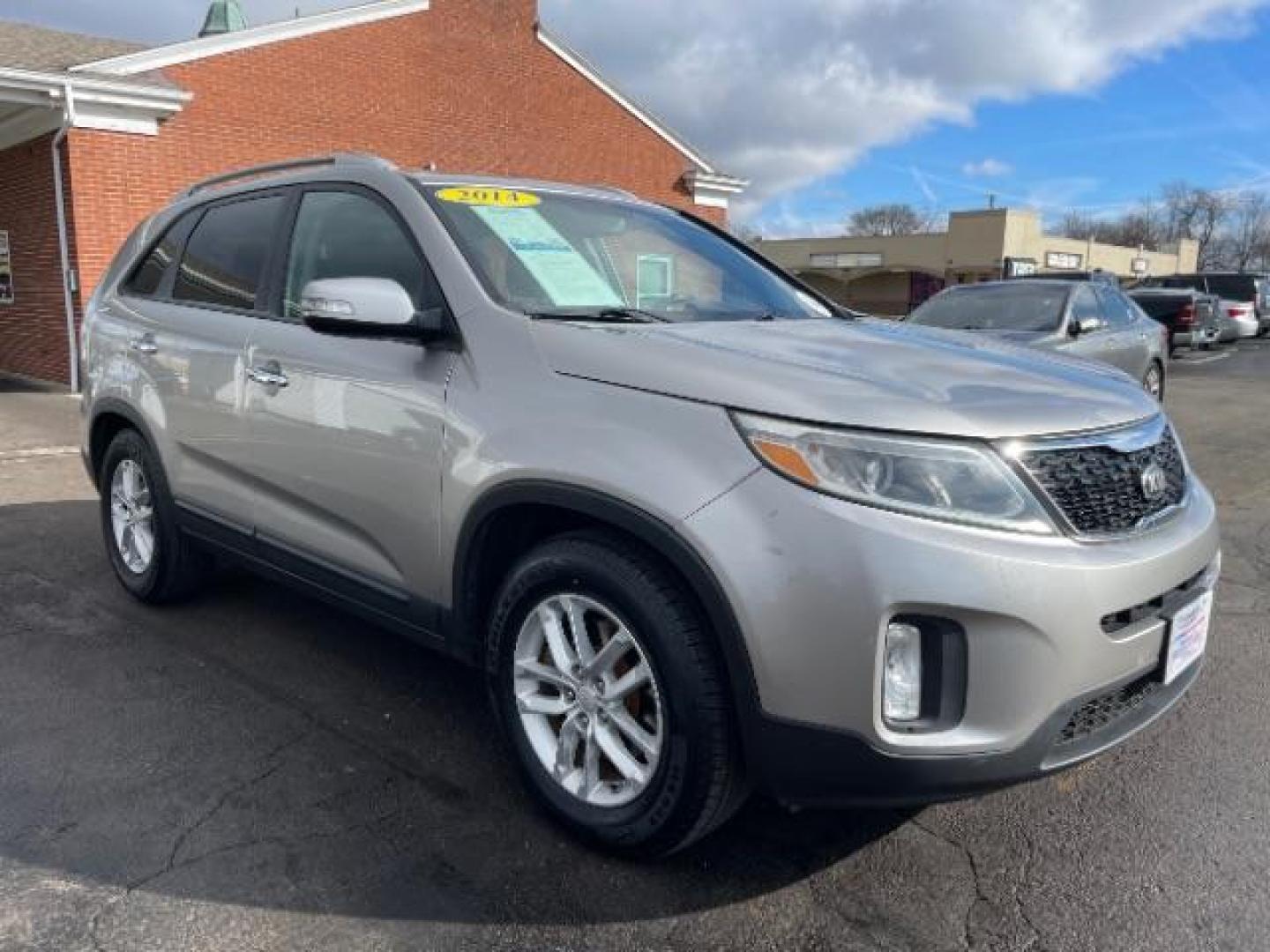 2014 Silver Kia Sorento LX 2WD (5XYKT4A64EG) with an 2.4L L4 DOHC 16V engine, 6-Speed Automatic transmission, located at 4508 South Dixie Dr, Moraine, OH, 45439, (937) 908-9800, 39.690136, -84.216438 - Photo#0