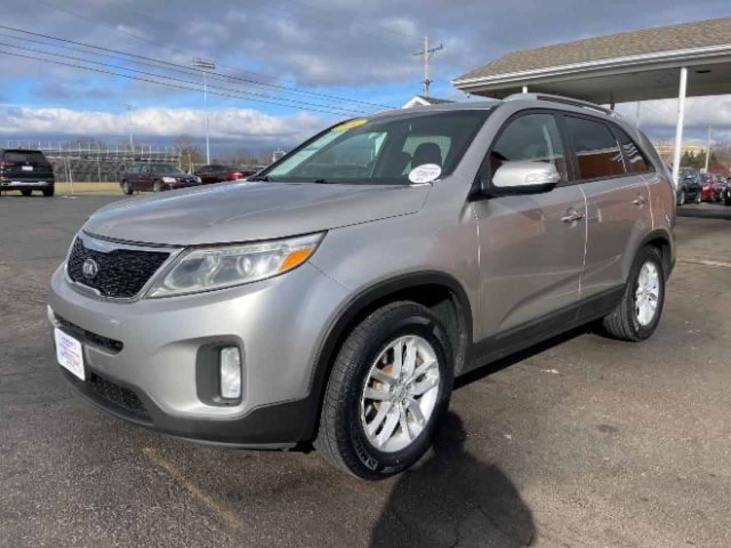 2014 Silver Kia Sorento LX 2WD (5XYKT4A64EG) with an 2.4L L4 DOHC 16V engine, 6-Speed Automatic transmission, located at 4508 South Dixie Dr, Moraine, OH, 45439, (937) 908-9800, 39.690136, -84.216438 - Photo#1