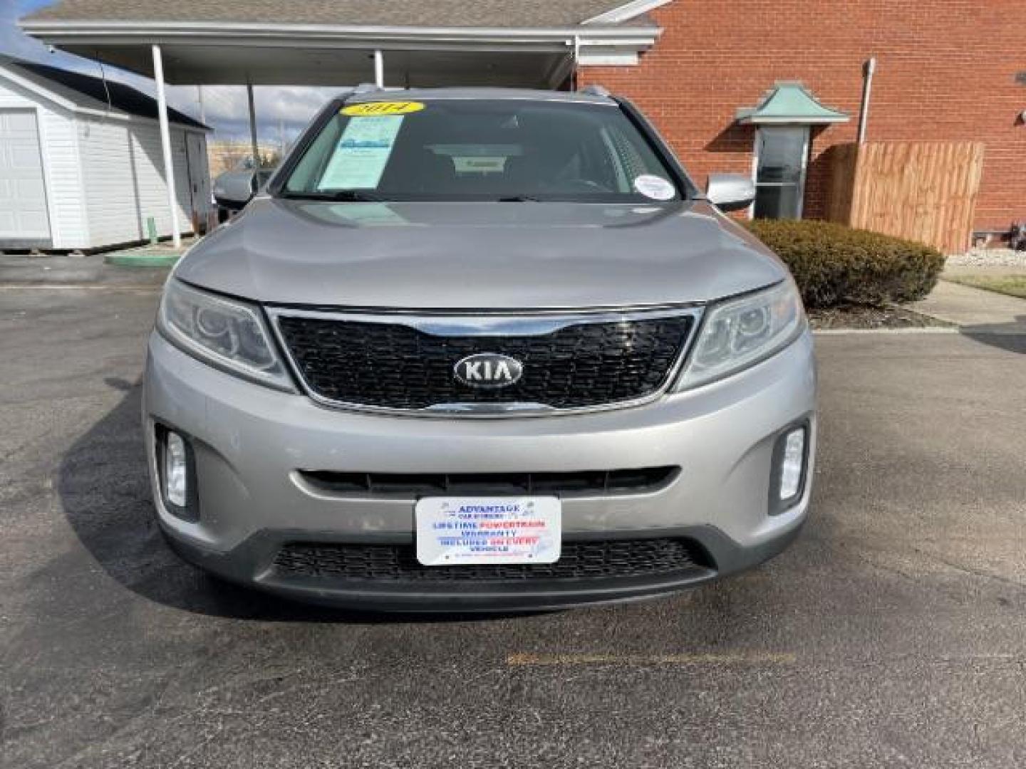 2014 Silver Kia Sorento LX 2WD (5XYKT4A64EG) with an 2.4L L4 DOHC 16V engine, 6-Speed Automatic transmission, located at 4508 South Dixie Dr, Moraine, OH, 45439, (937) 908-9800, 39.690136, -84.216438 - Photo#5