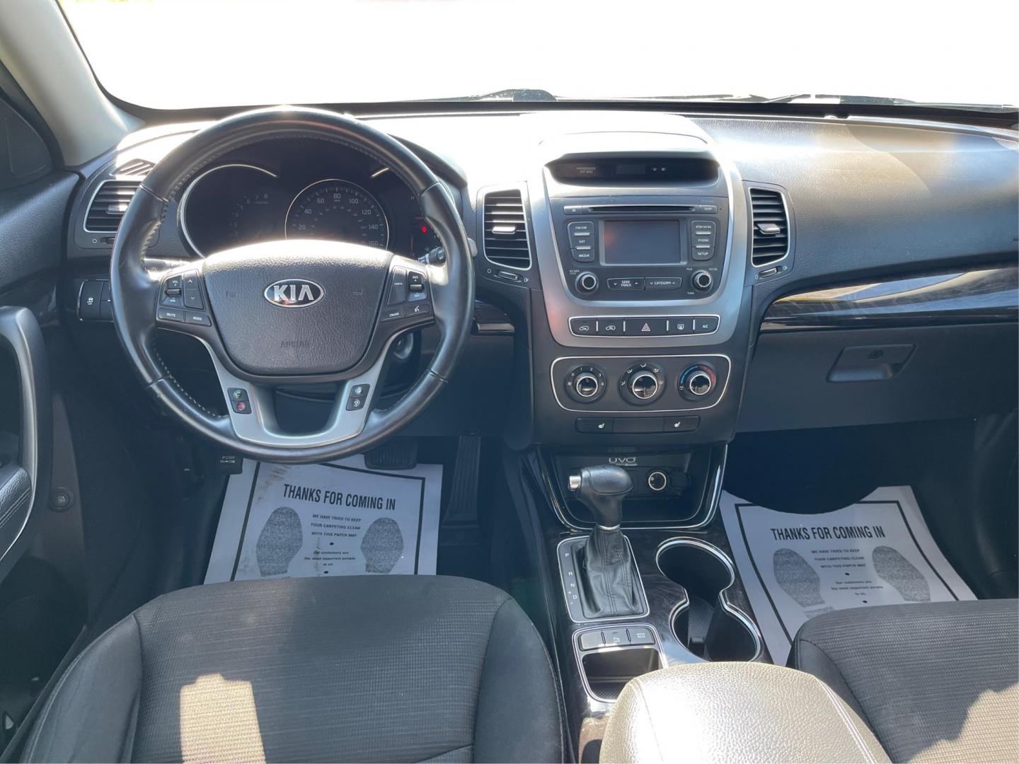 2014 Silver Kia Sorento LX AWD (5XYKTCA69EG) with an 2.4L L4 DOHC 16V engine, 6-Speed Automatic transmission, located at 4508 South Dixie Dr, Moraine, OH, 45439, (937) 908-9800, 39.690136, -84.216438 - Photo#20