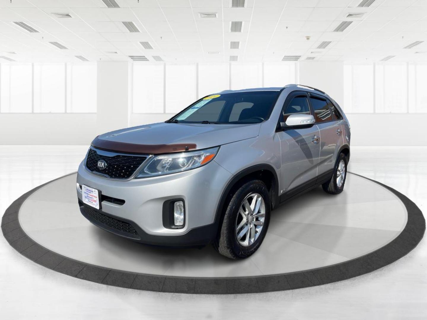 2014 Silver Kia Sorento LX AWD (5XYKTCA69EG) with an 2.4L L4 DOHC 16V engine, 6-Speed Automatic transmission, located at 4508 South Dixie Dr, Moraine, OH, 45439, (937) 908-9800, 39.690136, -84.216438 - Photo#7