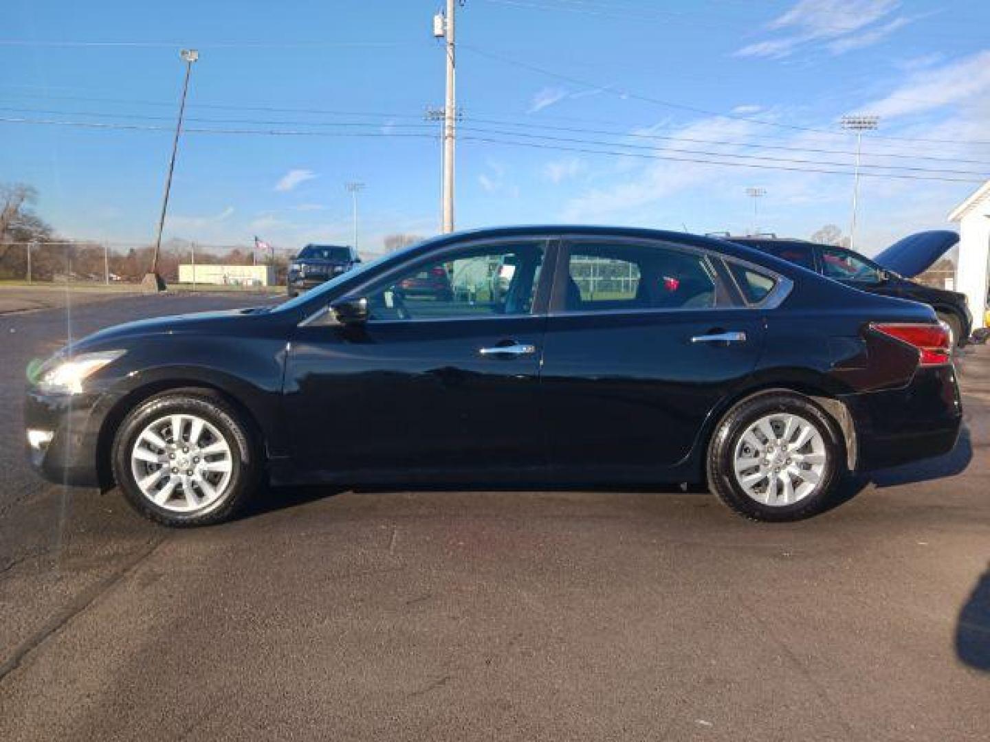 2014 Super Black Nissan Altima 2.5 S (1N4AL3AP8EC) with an 2.5L L4 DOHC 16V engine, Continuously Variable Transmission transmission, located at 880 E. National Road, Vandalia, OH, 45377, (937) 908-9800, 39.892189, -84.181015 - Photo#3