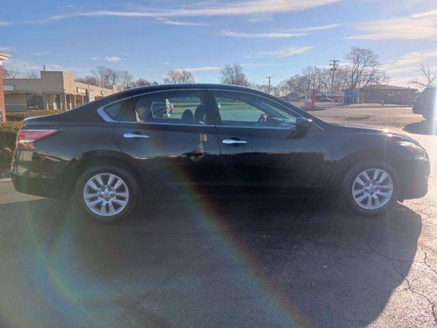 2014 Super Black Nissan Altima 2.5 S (1N4AL3AP8EC) with an 2.5L L4 DOHC 16V engine, Continuously Variable Transmission transmission, located at 880 E. National Road, Vandalia, OH, 45377, (937) 908-9800, 39.892189, -84.181015 - Photo#4