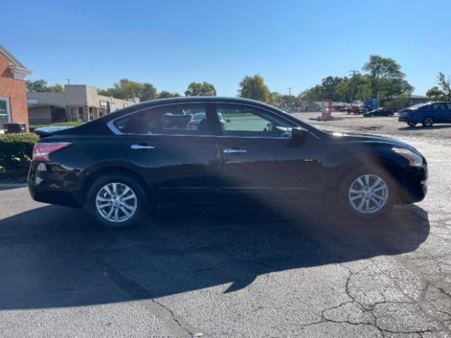 2014 Super Black Nissan Altima 2.5 S (1N4AL3AP9EC) with an 2.5L L4 DOHC 16V engine, Continuously Variable Transmission transmission, located at 4508 South Dixie Dr, Moraine, OH, 45439, (937) 908-9800, 39.690136, -84.216438 - Photo#3