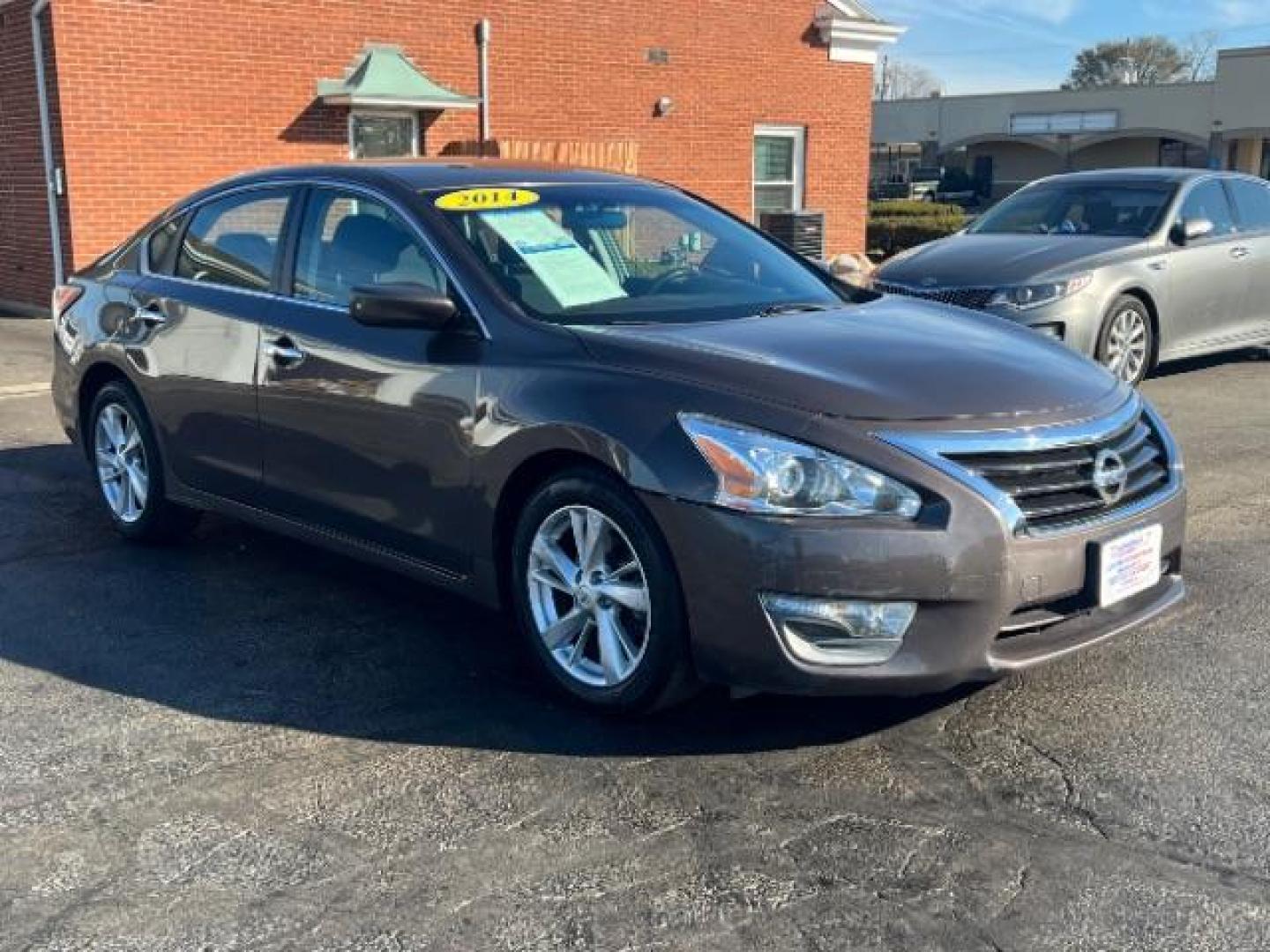 2014 Java Metallic Nissan Altima 2.5 SV (1N4AL3AP1EC) with an 2.5L L4 DOHC 16V engine, Continuously Variable Transmission transmission, located at 4508 South Dixie Dr, Moraine, OH, 45439, (937) 908-9800, 39.690136, -84.216438 - Photo#0