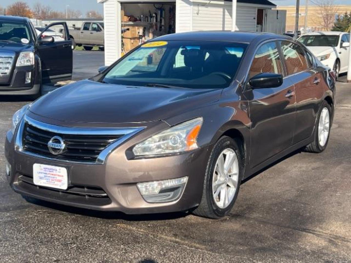 2014 Java Metallic Nissan Altima 2.5 SV (1N4AL3AP1EC) with an 2.5L L4 DOHC 16V engine, Continuously Variable Transmission transmission, located at 4508 South Dixie Dr, Moraine, OH, 45439, (937) 908-9800, 39.690136, -84.216438 - Photo#2