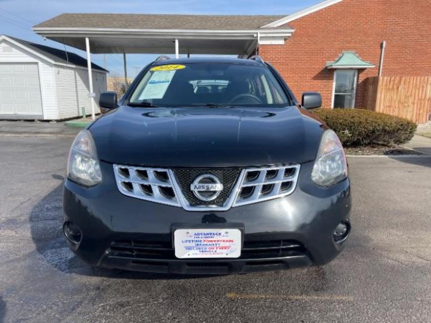 2014 Super Black Nissan Rogue Select S AWD (JN8AS5MV3EW) with an 2.5L L4 DOHC 16V engine, Continuously Variable Transmission transmission, located at 880 E. National Road, Vandalia, OH, 45377, (937) 908-9800, 39.892189, -84.181015 - Photo#2