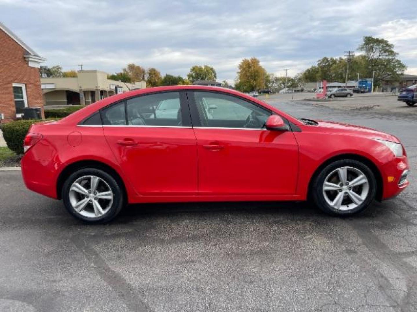 2015 Red Hot Chevrolet Cruze 2LT Auto (1G1PE5SB2F7) with an 1.4L L4 DOHC 16V TURBO engine, 6-Speed Automatic transmission, located at 1951 S Dayton Lakeview Rd., New Carlisle, OH, 45344, (937) 908-9800, 39.890999, -84.050255 - Photo#3