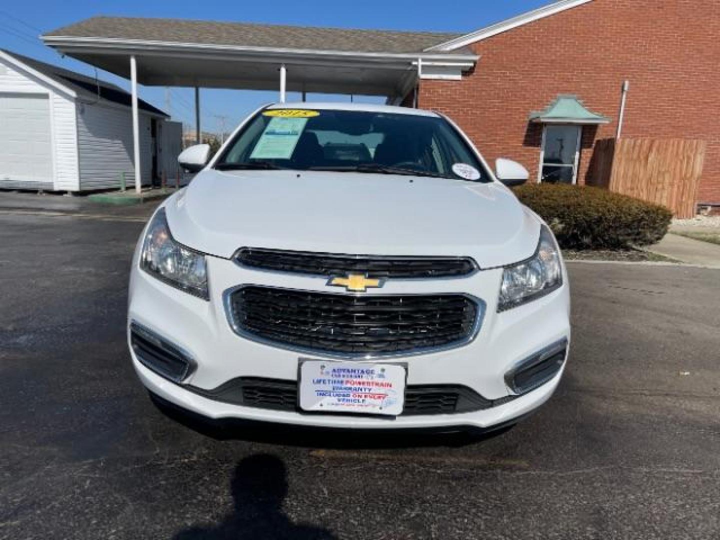 2015 Summit White Chevrolet Cruze 1LT Auto (1G1PC5SB0F7) with an 1.4L L4 DOHC 16V TURBO engine, 6-Speed Automatic transmission, located at 1099 N County Rd 25A, OH, 45373, (937) 908-9800, 40.057079, -84.212883 - Photo#4