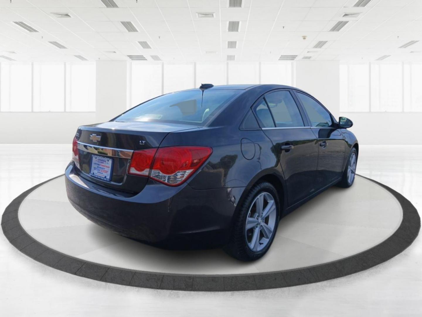 2015 Tungsten Metallic Chevrolet Cruze 2LT Auto (1G1PE5SB2F7) with an 1.4L L4 DOHC 16V TURBO engine, 6-Speed Automatic transmission, located at 1230 East Main St, Xenia, OH, 45385, (937) 908-9800, 39.687321, -83.910294 - Photo#2