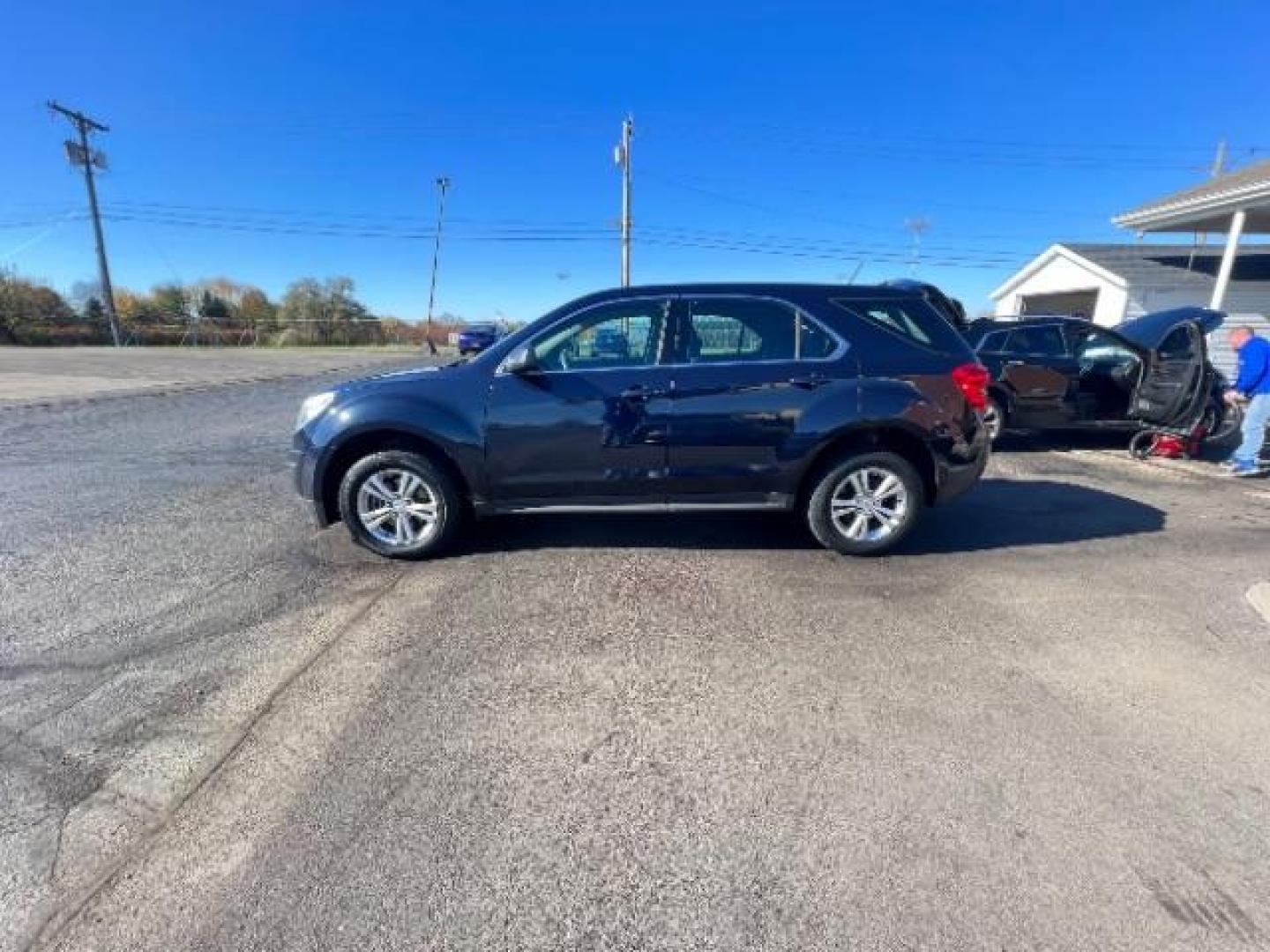 2015 Blue Velvet Metallic Chevrolet Equinox LS 2WD (2GNALAEKXF6) with an 2.4L L4 DOHC 16V FFV engine, 6-Speed Automatic transmission, located at 1951 S Dayton Lakeview Rd., New Carlisle, OH, 45344, (937) 908-9800, 39.890999, -84.050255 - Photo#3