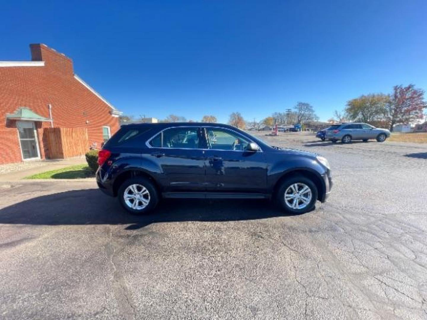 2015 Blue Velvet Metallic Chevrolet Equinox LS 2WD (2GNALAEKXF6) with an 2.4L L4 DOHC 16V FFV engine, 6-Speed Automatic transmission, located at 1951 S Dayton Lakeview Rd., New Carlisle, OH, 45344, (937) 908-9800, 39.890999, -84.050255 - Photo#5