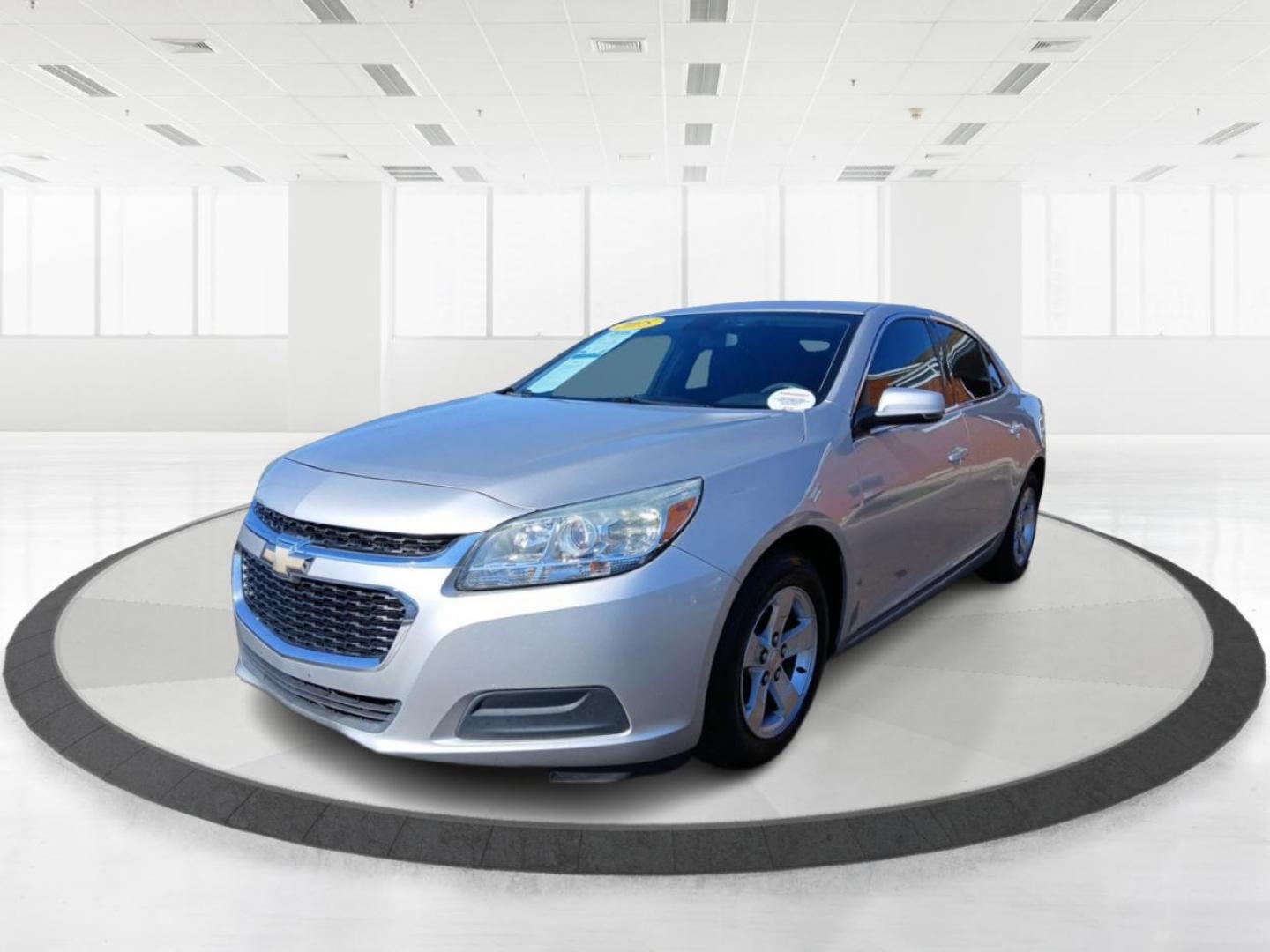 2015 Silver Ice Metallic Chevrolet Malibu 1LT (1G11C5SL8FF) with an 2.5L L4 DOHC 16V engine, 6-Speed Automatic transmission, located at 401 Woodman Dr, Riverside, OH, 45431, (937) 908-9800, 39.763779, -84.122063 - Photo#7