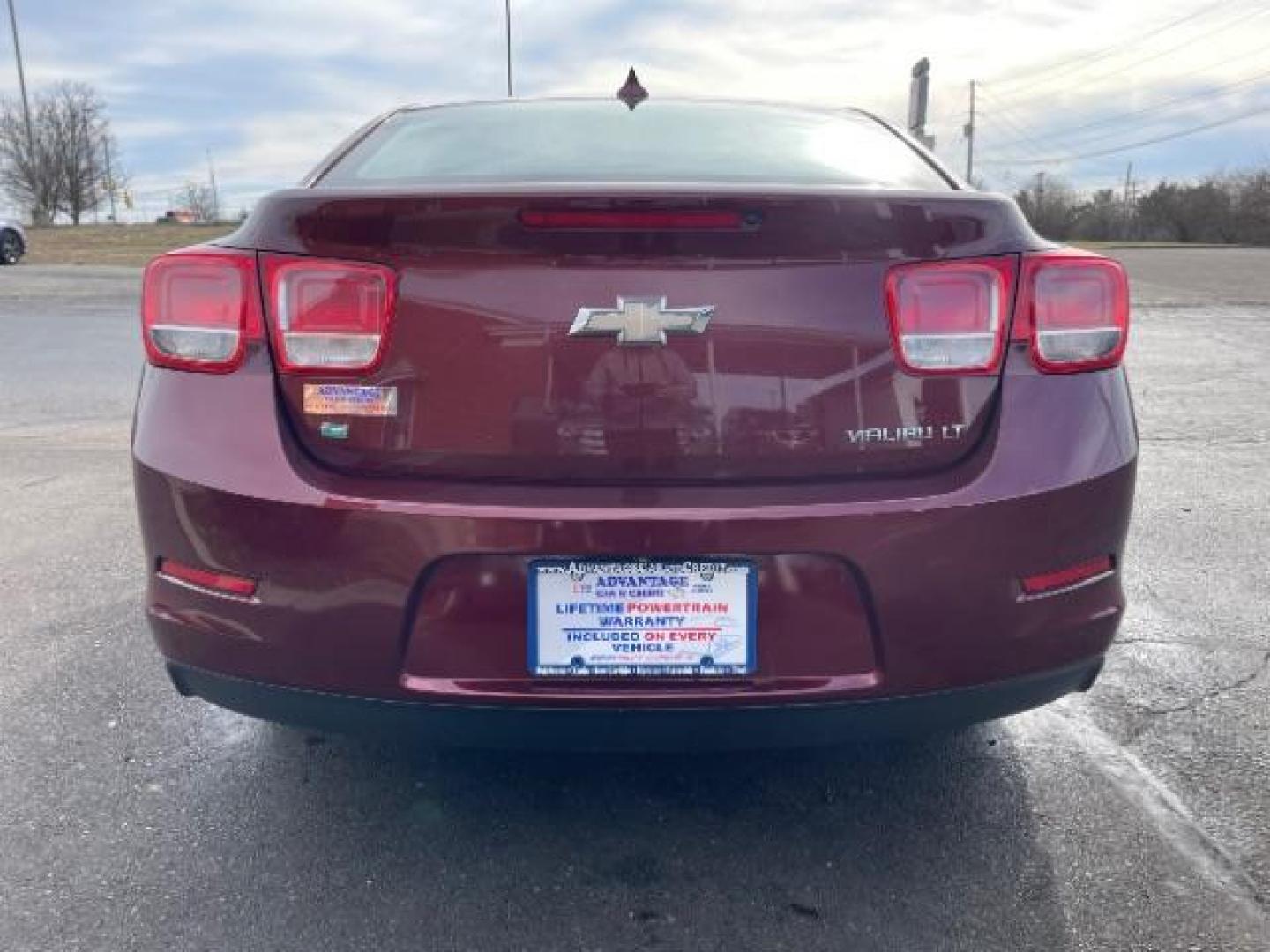 2015 Butte Red Metallic Chevrolet Malibu 1LT (1G11C5SL6FF) with an 2.5L L4 DOHC 16V engine, 6-Speed Automatic transmission, located at 1230 East Main St, Xenia, OH, 45385, (937) 908-9800, 39.687321, -83.910294 - Photo#5