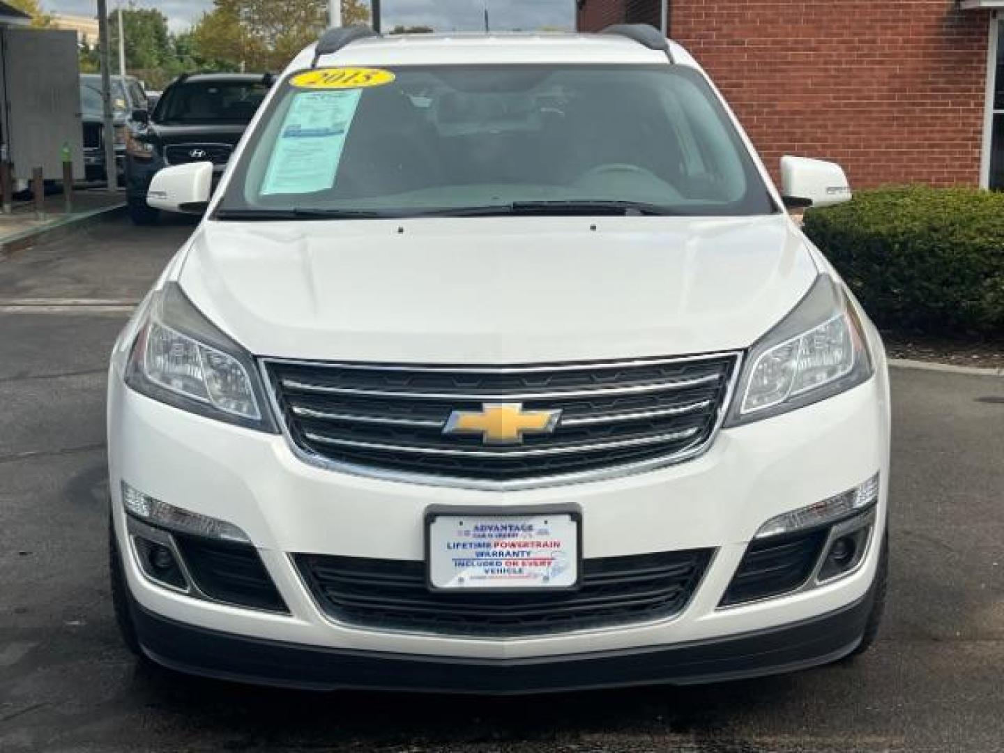 2015 White Diamond Tricoat Chevrolet Traverse 1LT AWD (1GNKVGKD8FJ) with an 3.6L V6 DOHC 24V engine, 6-Speed Automatic transmission, located at 1951 S Dayton Lakeview Rd., New Carlisle, OH, 45344, (937) 908-9800, 39.890999, -84.050255 - Photo#1