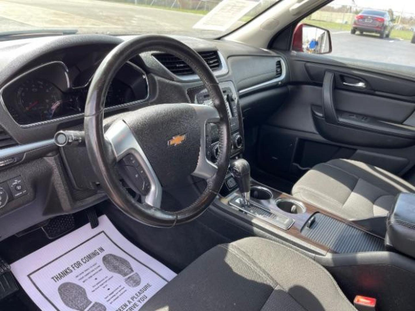 2015 Siren Red Tintcoat Chevrolet Traverse 2LT AWD (1GNKVHKD7FJ) with an 3.6L V6 DOHC 24V engine, 6-Speed Automatic transmission, located at 1184 Kauffman Ave, Fairborn, OH, 45324, (937) 908-9800, 39.807365, -84.029114 - Photo#6