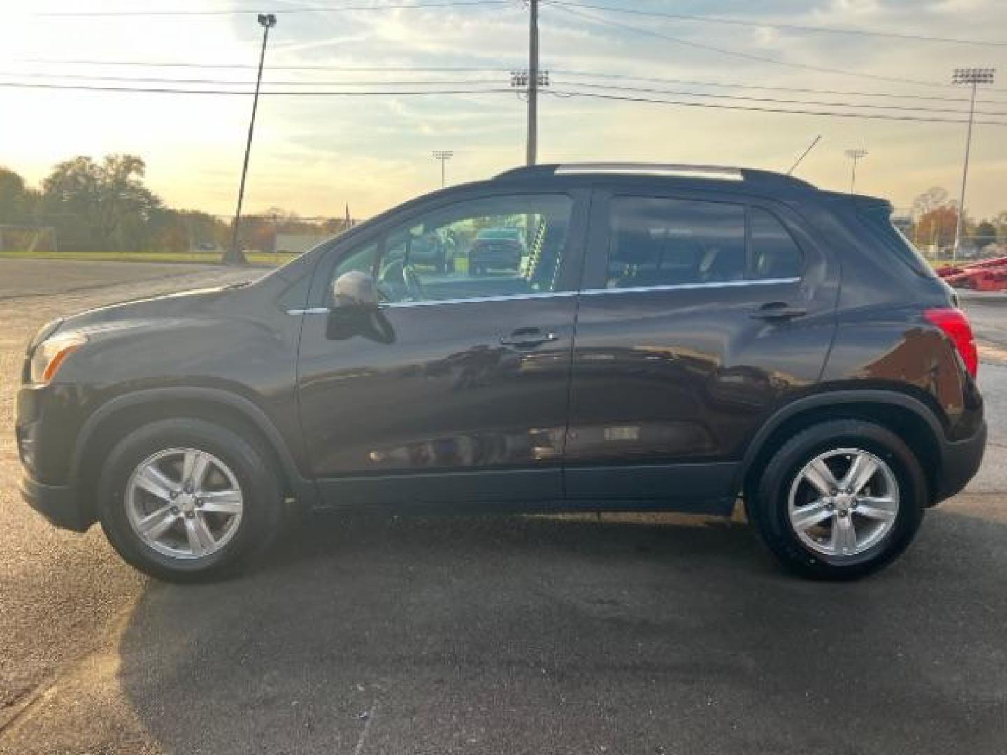 2015 Deep Espresso Metallic Chevrolet Trax LT FWD (KL7CJLSB0FB) with an 1.4L L4 DOHC 16V engine, 6-Speed Automatic transmission, located at 4508 South Dixie Dr, Moraine, OH, 45439, (937) 908-9800, 39.690136, -84.216438 - Photo#3