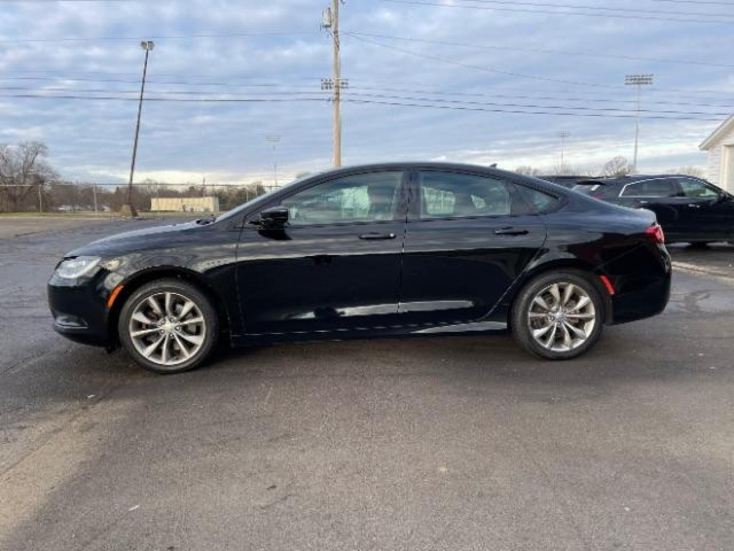 2015 Black Clearcoat Chrysler 200 S (1C3CCCBG7FN) with an 3.6L V6 DOHC 24V FFV engine, 9-Speed Automatic transmission, located at 1951 S Dayton Lakeview Rd., New Carlisle, OH, 45344, (937) 908-9800, 39.890999, -84.050255 - Photo#2