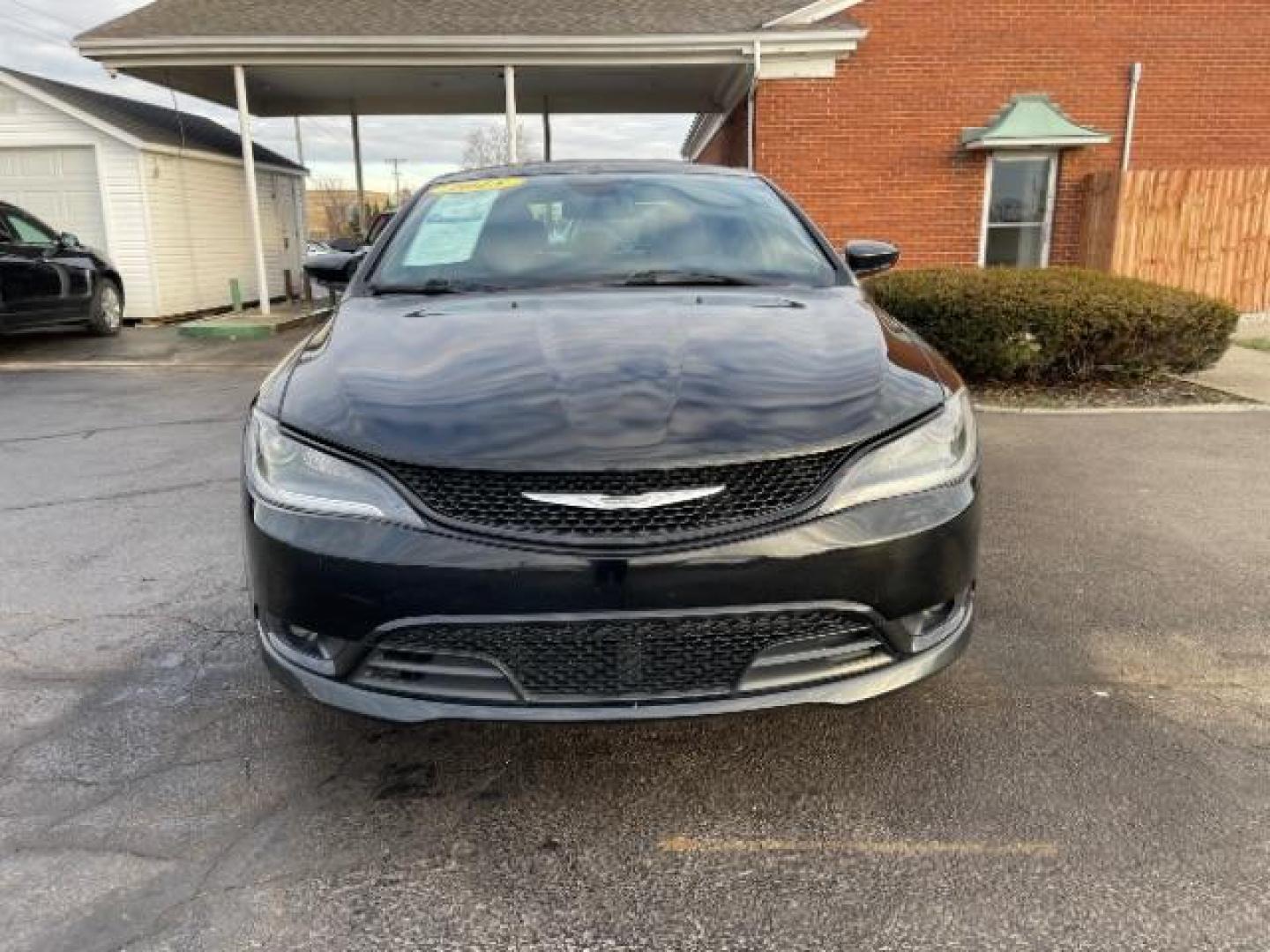 2015 Black Clearcoat Chrysler 200 S (1C3CCCBG7FN) with an 3.6L V6 DOHC 24V FFV engine, 9-Speed Automatic transmission, located at 1951 S Dayton Lakeview Rd., New Carlisle, OH, 45344, (937) 908-9800, 39.890999, -84.050255 - Photo#5