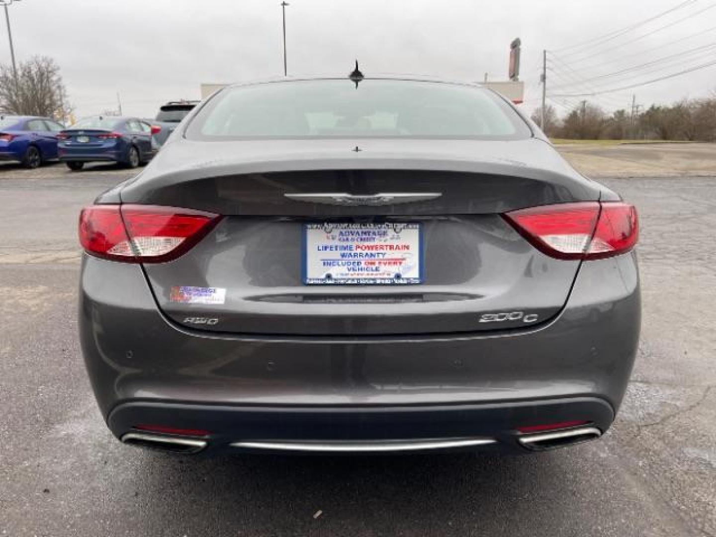 2015 Granite Crystal Met CC Chrysler 200 C AWD (1C3CCCEG2FN) with an 3.6L V6 DOHC 24V FFV engine, 9-Speed Automatic transmission, located at 1099 N County Rd 25A, OH, 45373, (937) 908-9800, 40.057079, -84.212883 - Photo#5