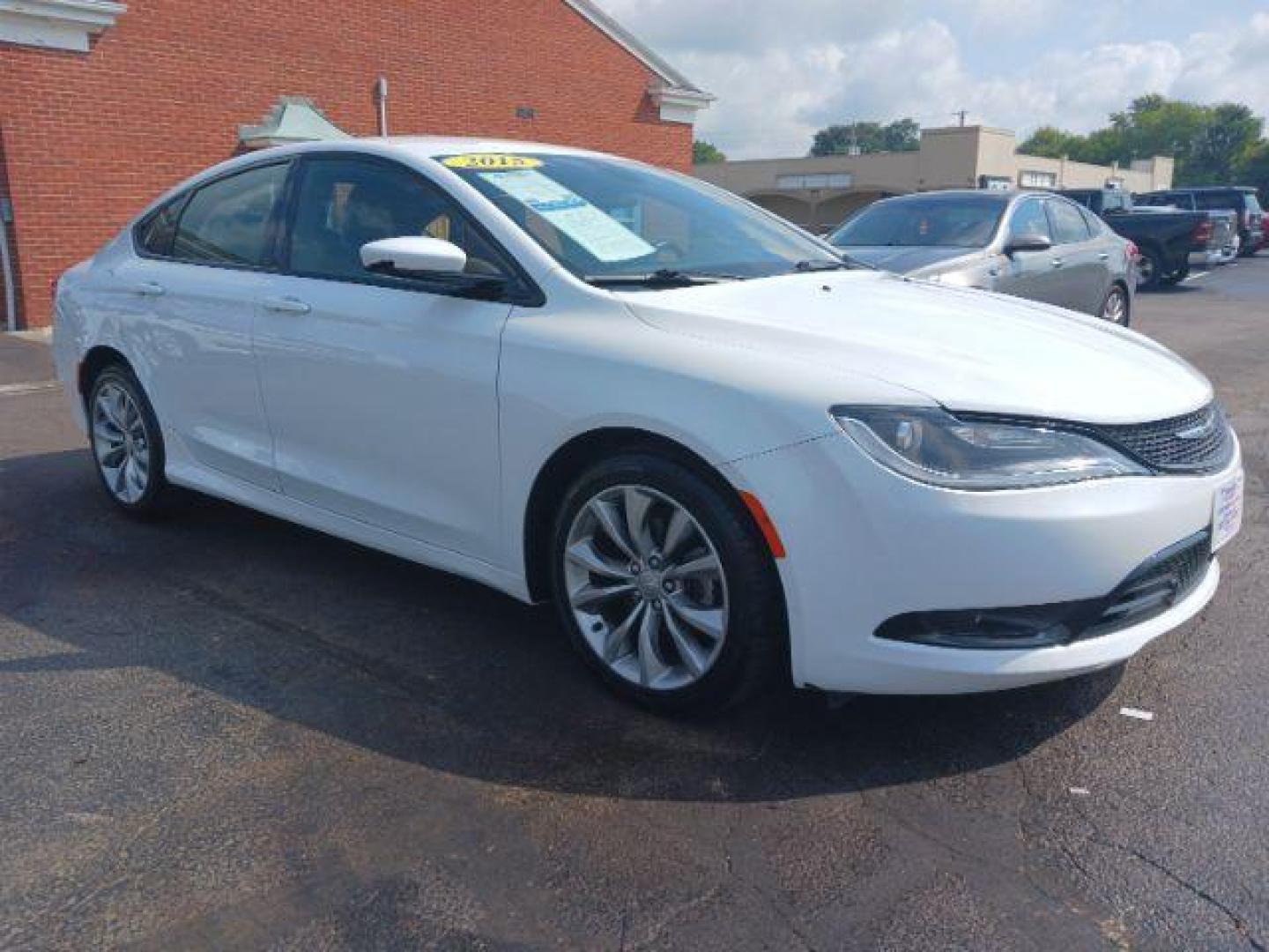 2015 Lunar White Tri-Coat Chrysler 200 S (1C3CCCBB5FN) with an 2.4L L4 DOHC 16V engine, 9-Speed Automatic transmission, located at 1230 East Main St, Xenia, OH, 45385, (937) 908-9800, 39.687321, -83.910294 - Photo#0