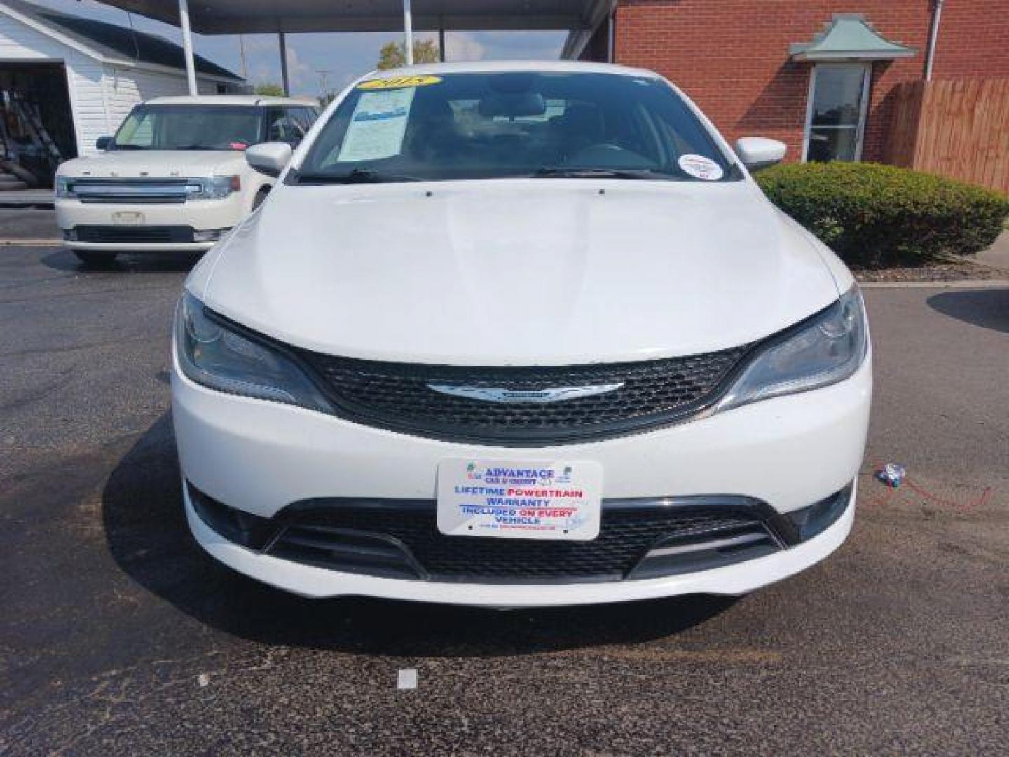 2015 Lunar White Tri-Coat Chrysler 200 S (1C3CCCBB5FN) with an 2.4L L4 DOHC 16V engine, 9-Speed Automatic transmission, located at 1230 East Main St, Xenia, OH, 45385, (937) 908-9800, 39.687321, -83.910294 - Photo#1