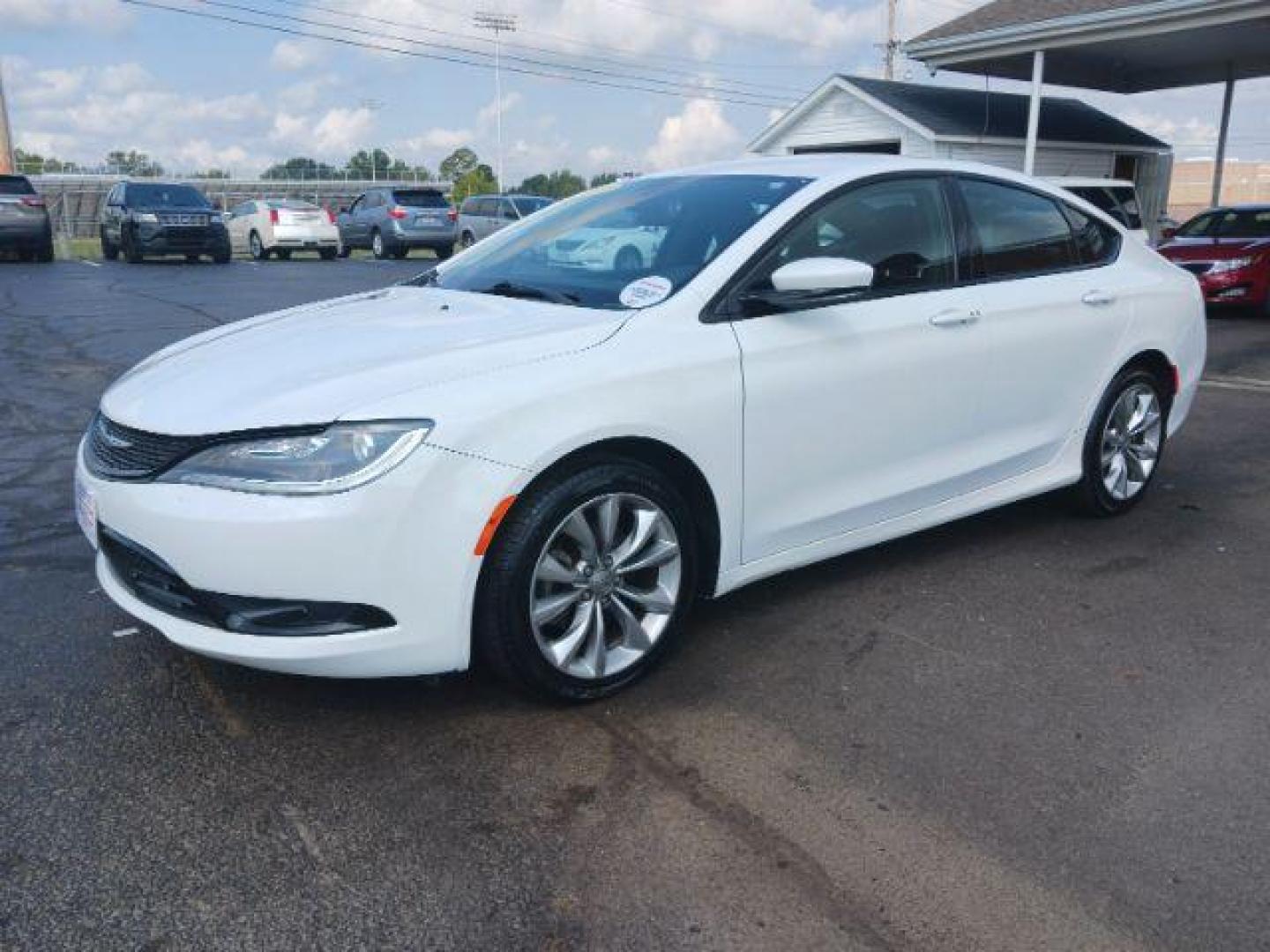 2015 Lunar White Tri-Coat Chrysler 200 S (1C3CCCBB5FN) with an 2.4L L4 DOHC 16V engine, 9-Speed Automatic transmission, located at 1230 East Main St, Xenia, OH, 45385, (937) 908-9800, 39.687321, -83.910294 - Photo#2