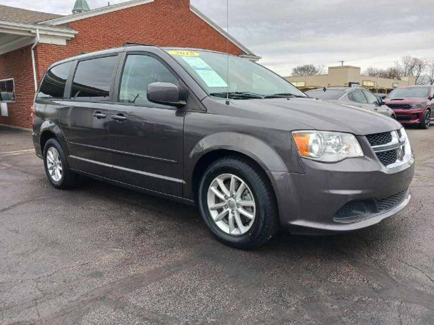 2015 Granite Crystal Met CC Dodge Grand Caravan SXT (2C4RDGCG5FR) with an 3.6L V6 DOHC 24V engine, 6-Speed Automatic transmission, located at 1951 S Dayton Lakeview Rd., New Carlisle, OH, 45344, (937) 908-9800, 39.890999, -84.050255 - Photo#0