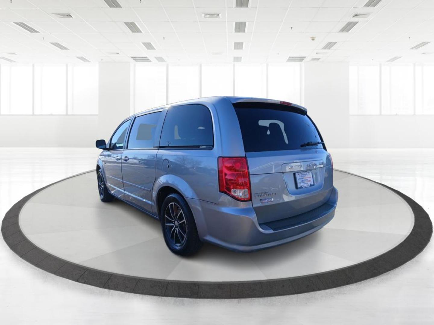 2015 Dodge Grand Caravan SE (2C4RDGBG8FR) with an Other engine, Automatic transmission, located at 1184 Kauffman Ave, Fairborn, OH, 45324, (937) 908-9800, 39.807072, -84.030914 - 2015 Dodge Grand Caravan SE - Photo#4